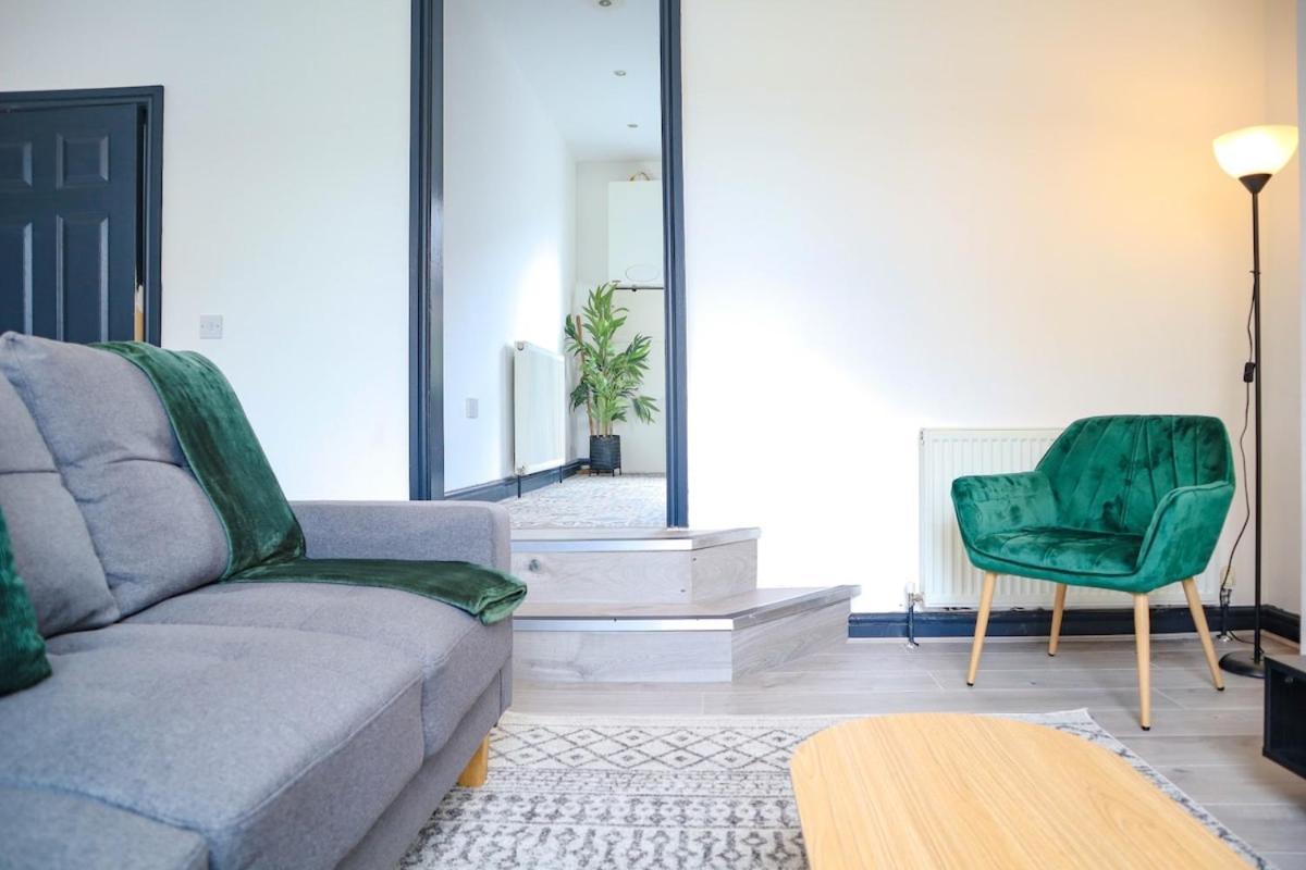 Harrogate Apartment Opposite Business Centre Экстерьер фото