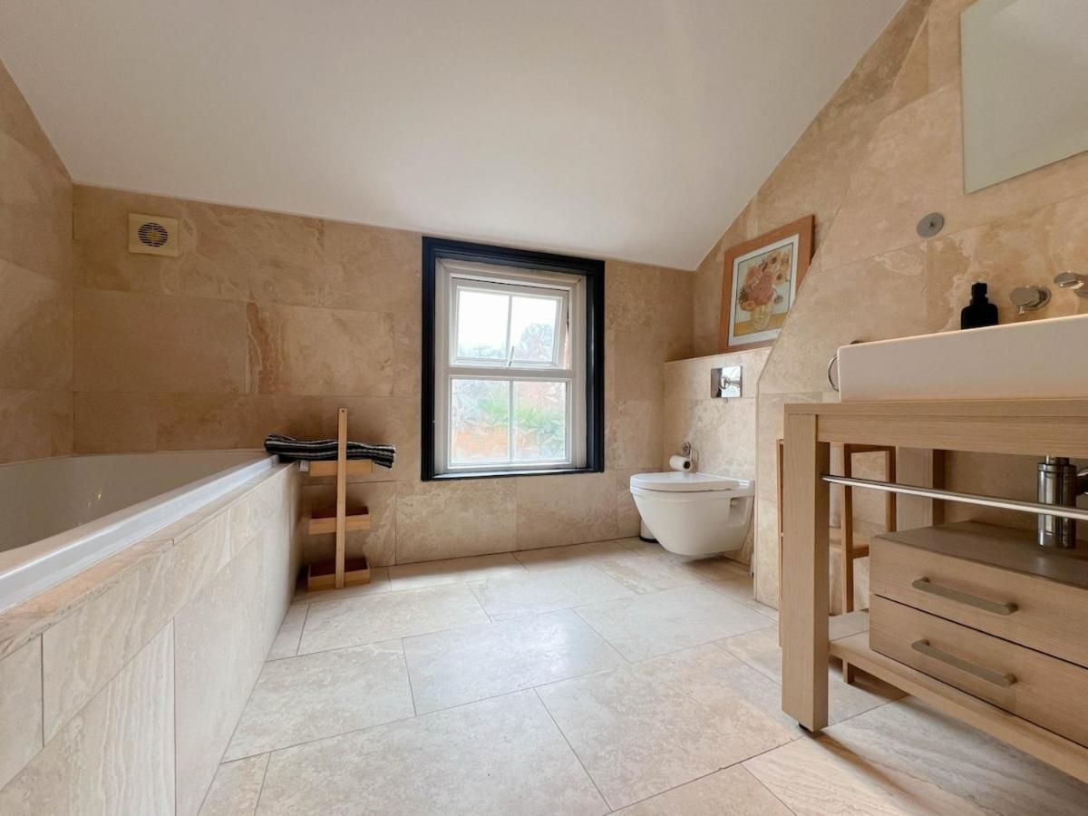 Harrogate Apartment Opposite Business Centre Экстерьер фото